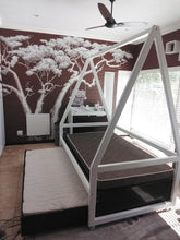 Load image into Gallery viewer, Classic Tipee bed - Classic Designs