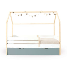 Load image into Gallery viewer, Zee House Bed