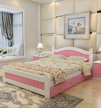 Load image into Gallery viewer, Curvy Isabella bed - Classic Designs