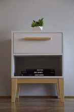 Load image into Gallery viewer, Bold Pedestal